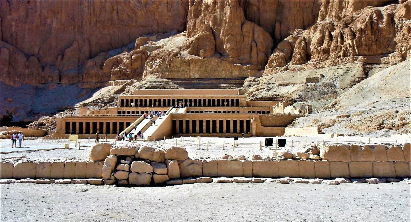 معلومات عن معبد حتشبسوت في مصر